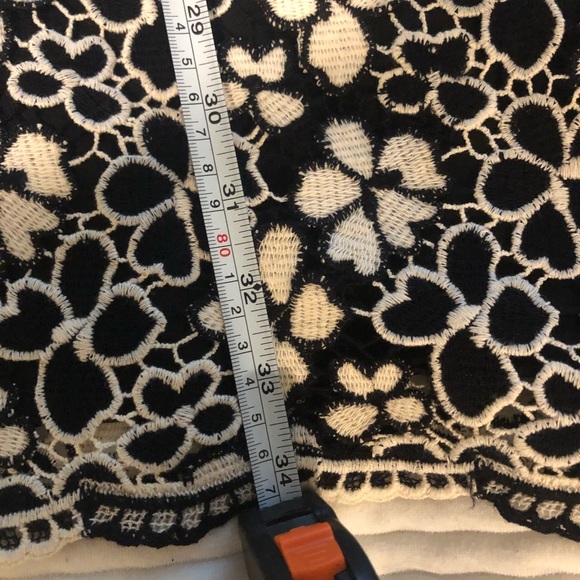 Black and White Heavy Lace Mock turtleneck Mini by Tracy Reese - Picture 7 of 8